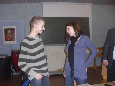 Daniel Künkel und Luisa Boos nach der Veranstaltung im Gespräch